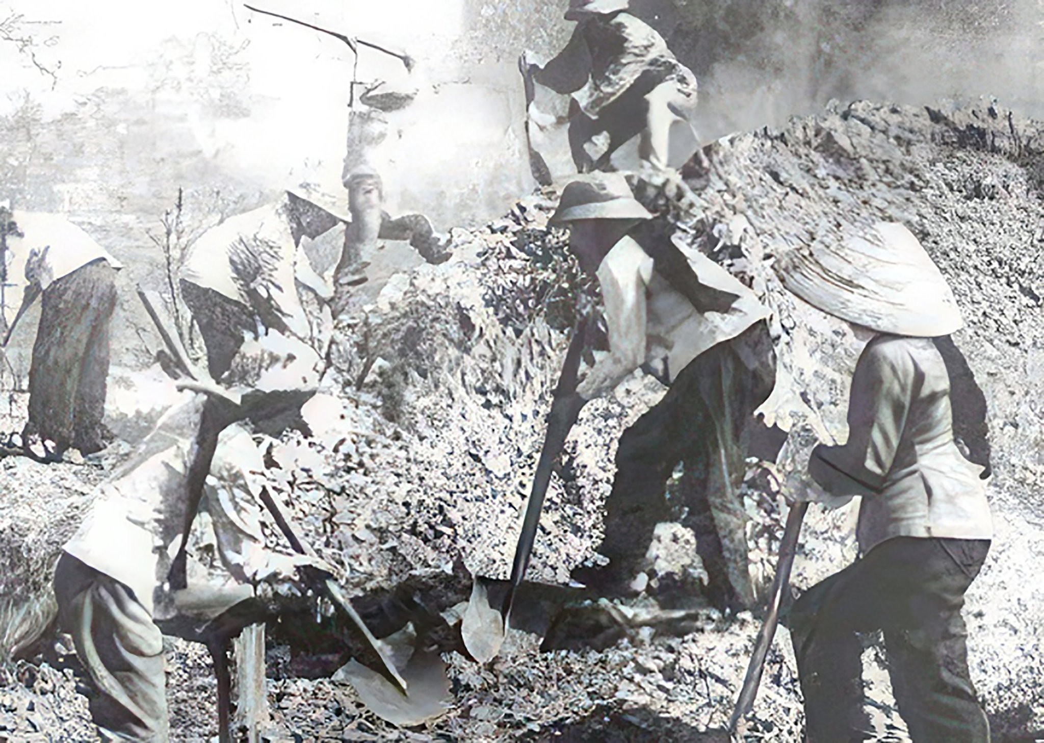 “Chuyện bây giờ mới kể” - Một bài thơ nhắc nhở muôn đời